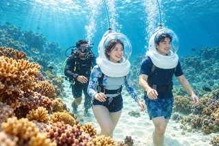 Illustration: An underwater walk with breathing helmets